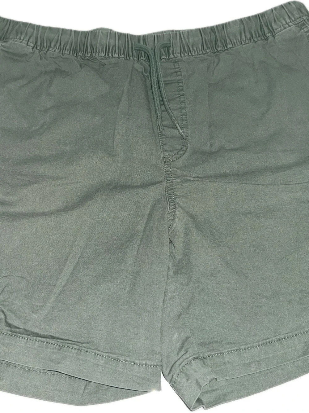 IZOD Salt Water stretch. Size large. Casual Drawstring Shorts in Olive Green. - Picture 1 of 5